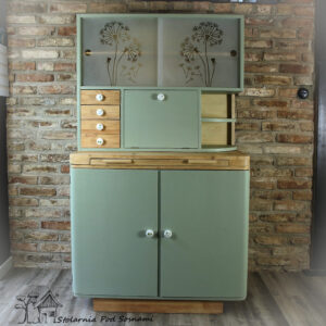 Kredens z motywami dmuchawców