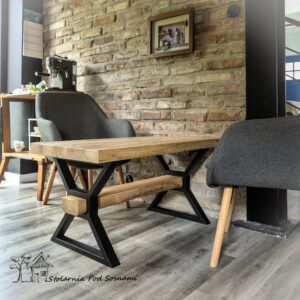 Stolik kawowy ze starych bali